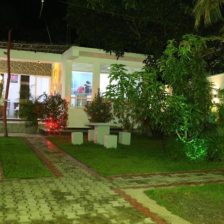 Lotus Dreams Guesthouse Weligama Exteriör bild