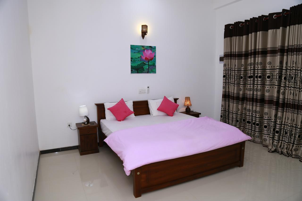 Lotus Dreams Guesthouse Weligama Exteriör bild